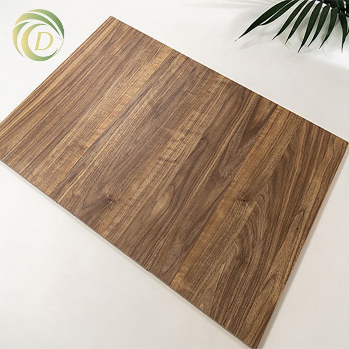 Folja tal-Formica għall-Għamara